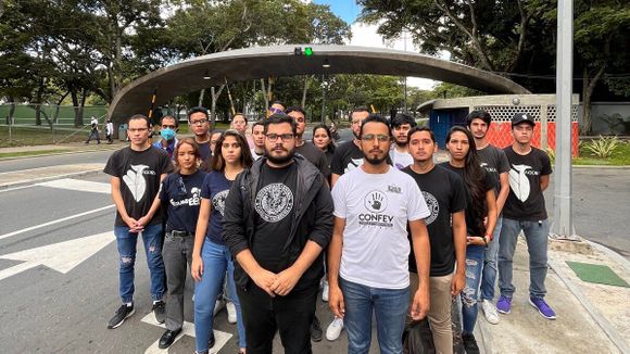 ¡ESTÁN EQUIVOCADAS, las calles no se enfriarán! Estudiantes a las ministras Lucena y Santaella