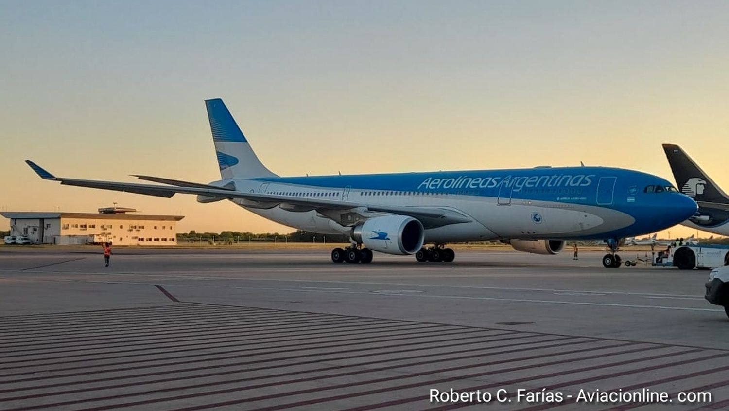 Aerolíneas Argentinas confirmó un nuevo vuelo a Moscú en búsqueda de más dosis de Sputnik V