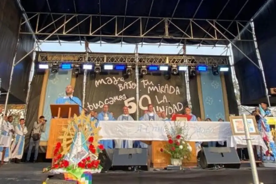 El Arzobispo de Bueno Aires, Jorge García Cuerva, encabezó la misa central frente a la Basílica de Luján