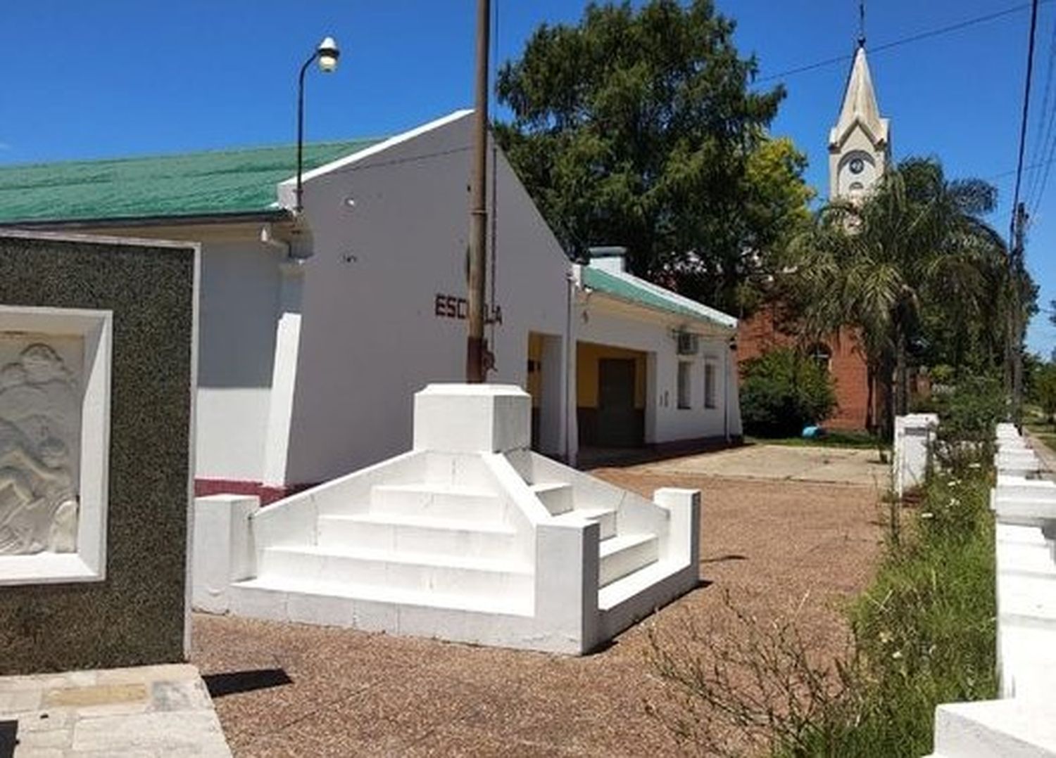 La Escuela Secundaria Orientada N° 698 "Ing. Miguel Lifschitz" recibirá al gobernador Pullaro.