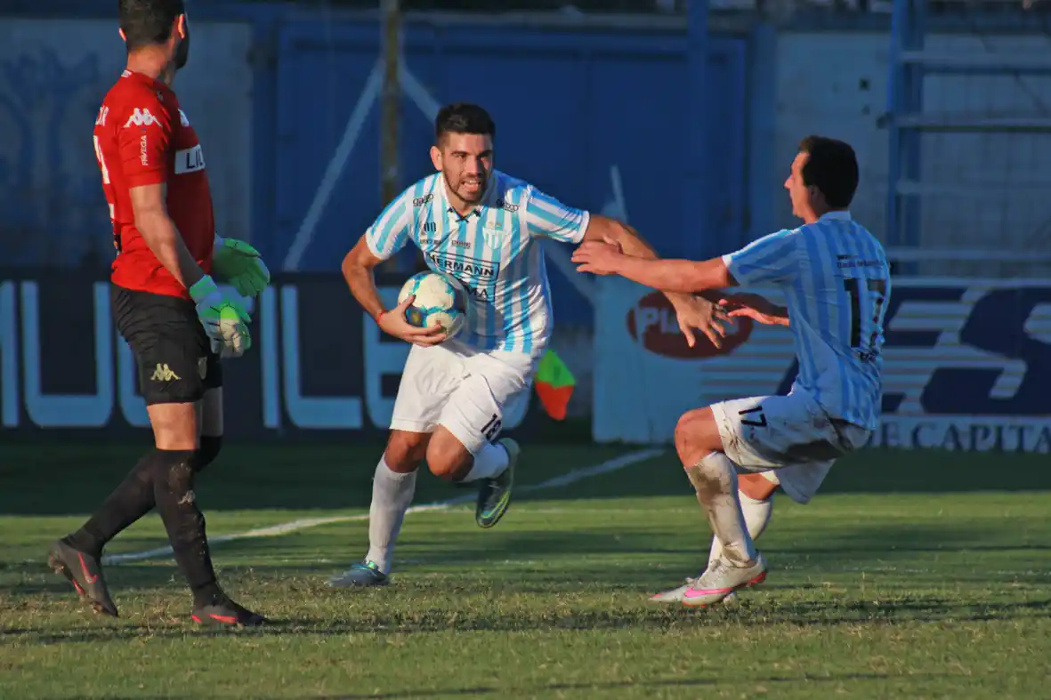 Juventud le ganó a Santamarina y  salió de la zona de descenso directo