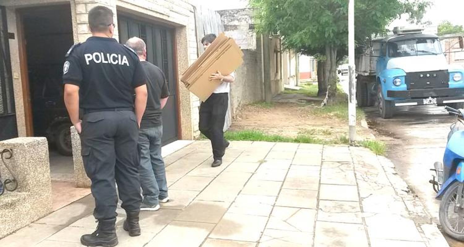 Allanado por pornografía infantil tenía un arma sin registrar