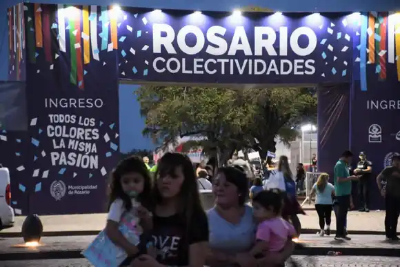 Con buen clima, este sábado comenzó la Fiesta de Colectividades 2023