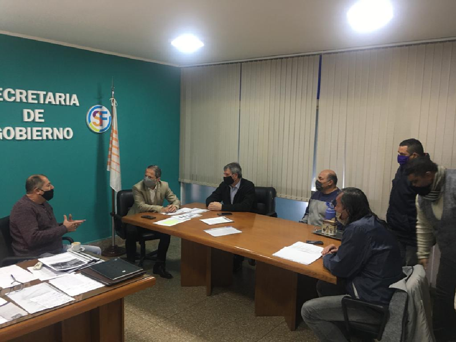 Suoem negocia salarios y pase de contratados a planta permanente