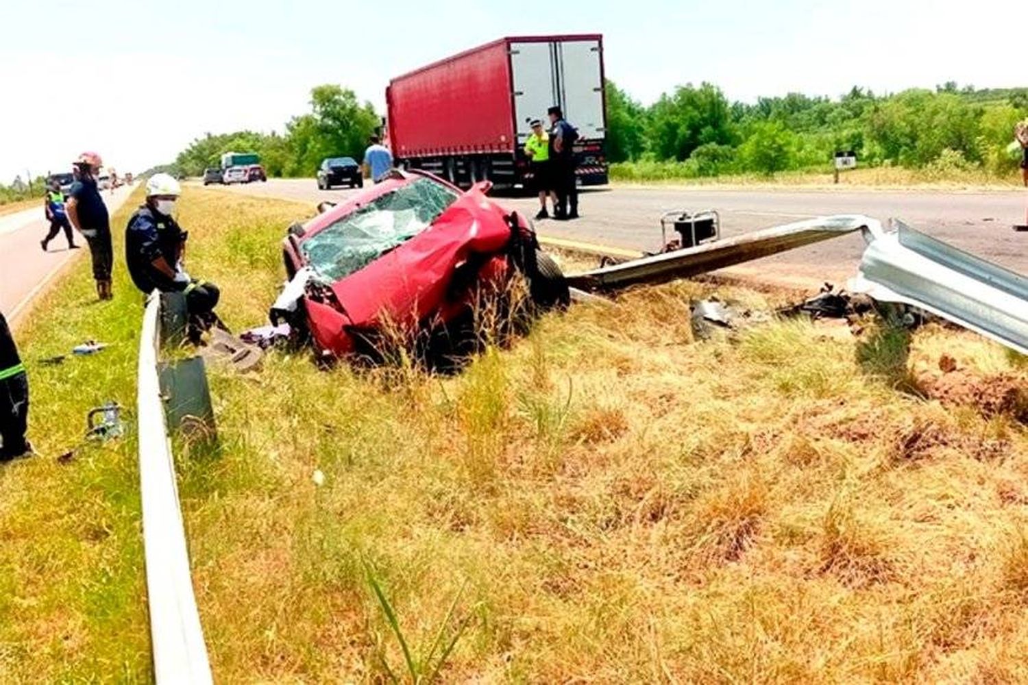 La ruta 12 fue escenario de un trágico accidente: una mujer falleció y hay dos heridos