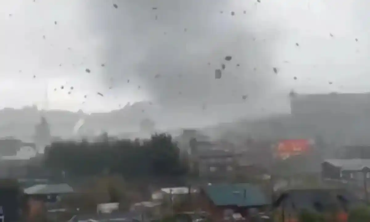 Chile: decenas de heridos y daños millonarios tras el tornado que arrasó el sur
