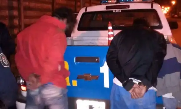 Arresto domiciliario para los detenidos por robo y morder a un policía