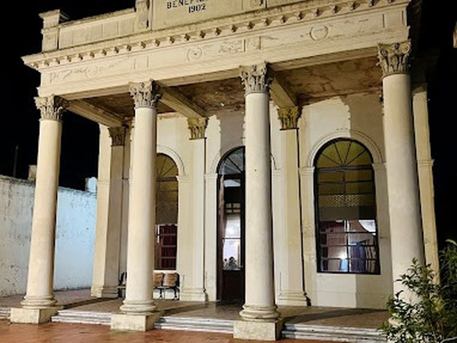 El teatro es un edificio histórico cultural de la ciudad.