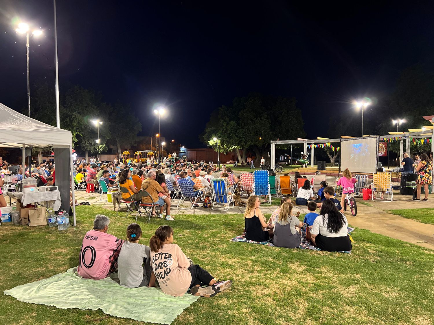 La noche acompañó desde los climático para que se puede disfrutar de la película.