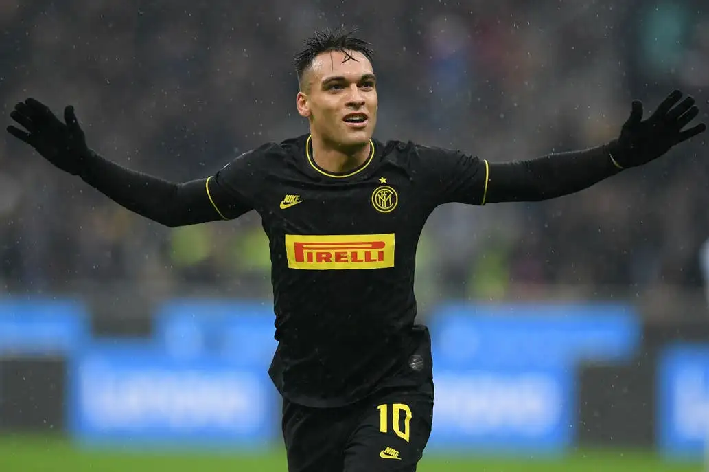 Dos de Lautaro Martínez para Inter, nuevo puntero