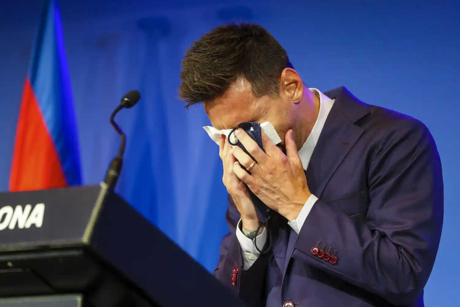 Messi se conmovió hasta las lágrimas en su despedida.