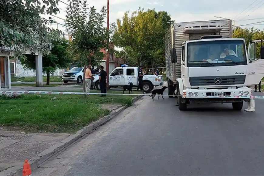 Una persona murió al ser atropellada por un camión