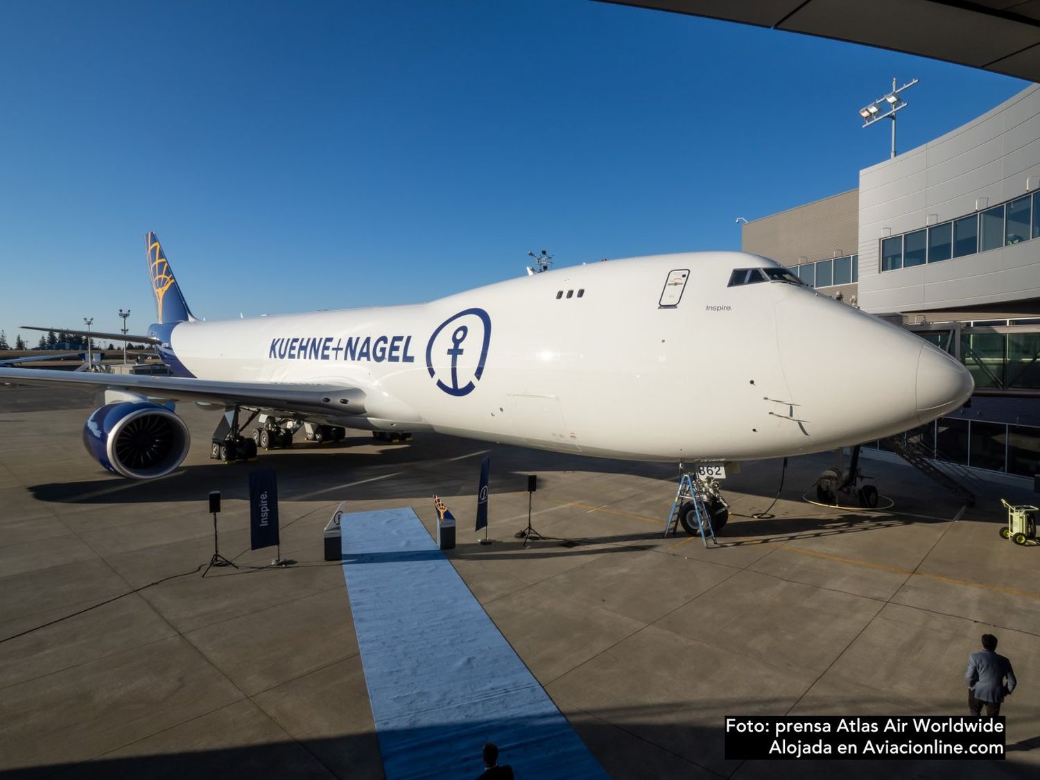 Histórico: El último Boeing 747 sale del taller de pintura y se acerca la entrega final