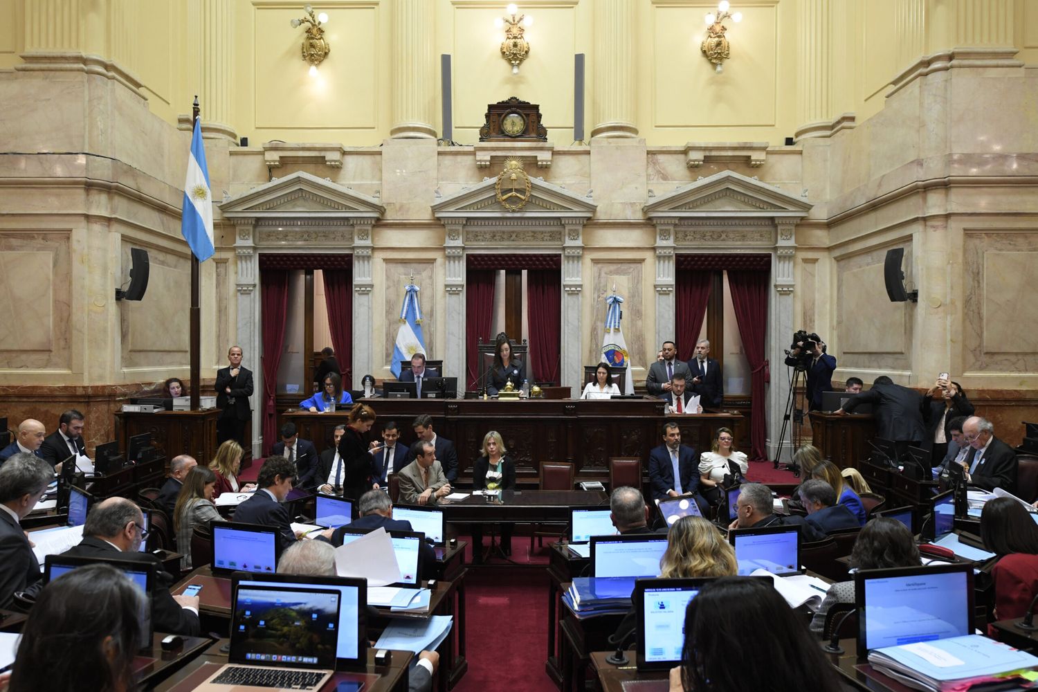 Sesión en el Senado