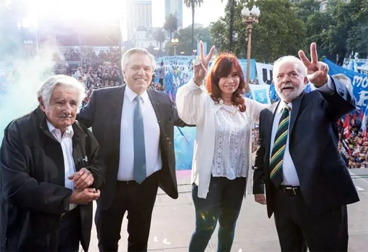 Cristina atacó al FMI en el acto de la Plaza