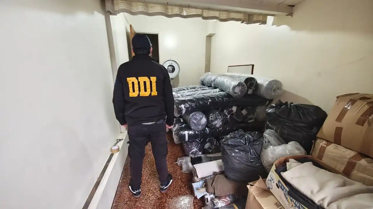 Agentes de la SUB DDI de Pilar montaron operativos encubiertos para dar con los sospechosos.