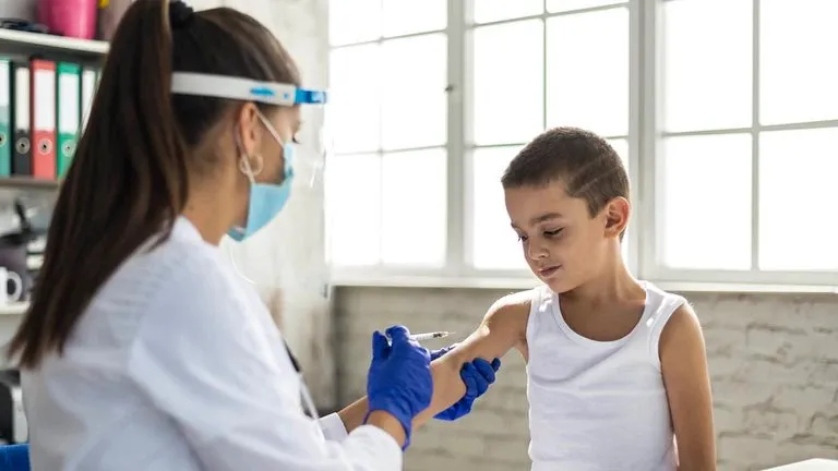 Bajó la vacunación de meningitis en la Argentina por la pandemia