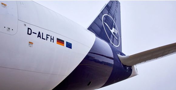 Lufthansa recibió hoy un nuevo Boeing 777F carguero