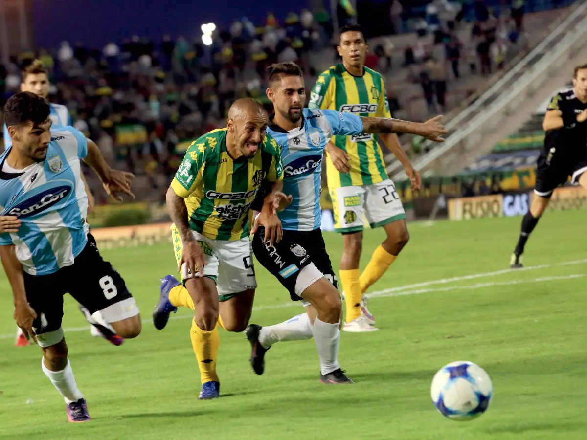 Aldosivi ganó un duelo clave 