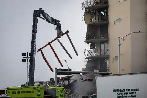 Gobierno de Biden declara emergencia por colapso de edificio en Miami Beach