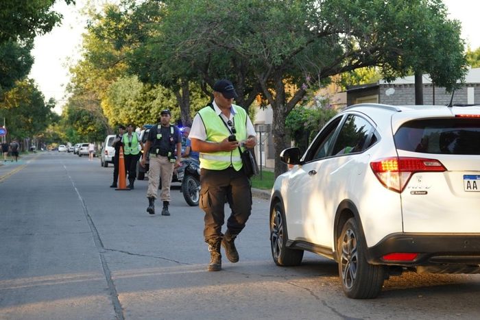 Imagen ilustratiuva de inspectores de tránsito