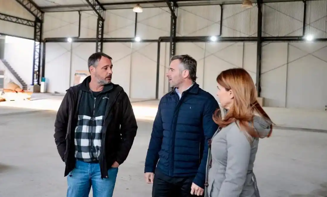 Achával recorrió obras de asfalto y del nuevo Centro Comunitario en Derqui