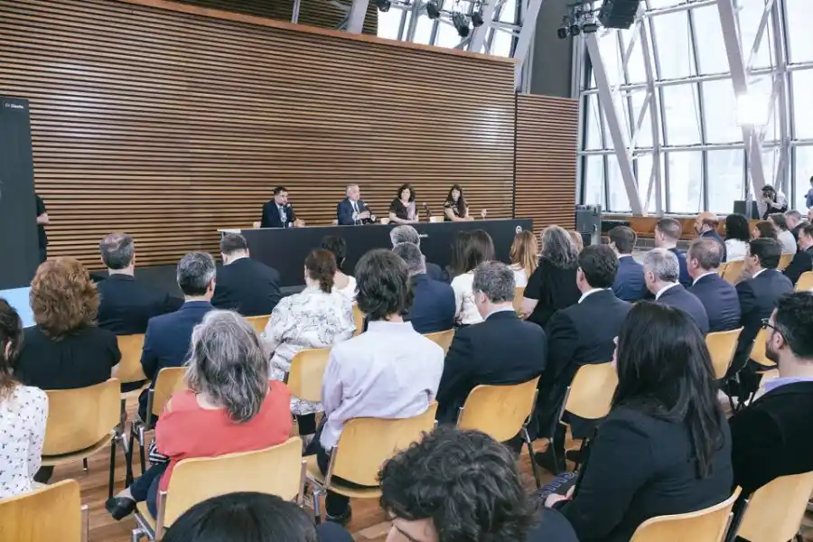 La provincia tendrá 12 centros de salud conectados mediante Arsat para profundizar la telemedicina y salud digital