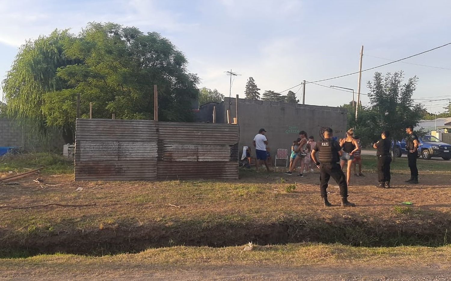 Venado Tuerto: usurparon un terreno municipal y construyeron una vivienda precaria