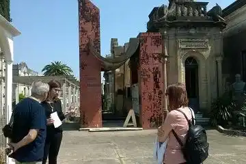 Promocionan las visitas guiadas a turistas en el Cementerio Norte