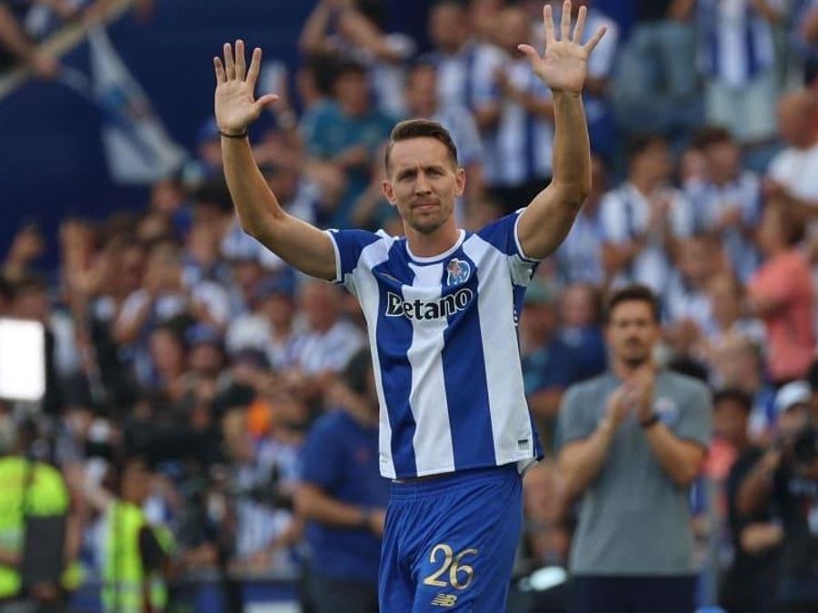 Luuk de Jong en su presentación como nuevo jugador del Porto.