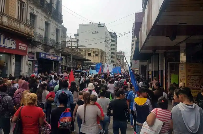 Varias calles complicadas por una movilización de organizaciones sociales