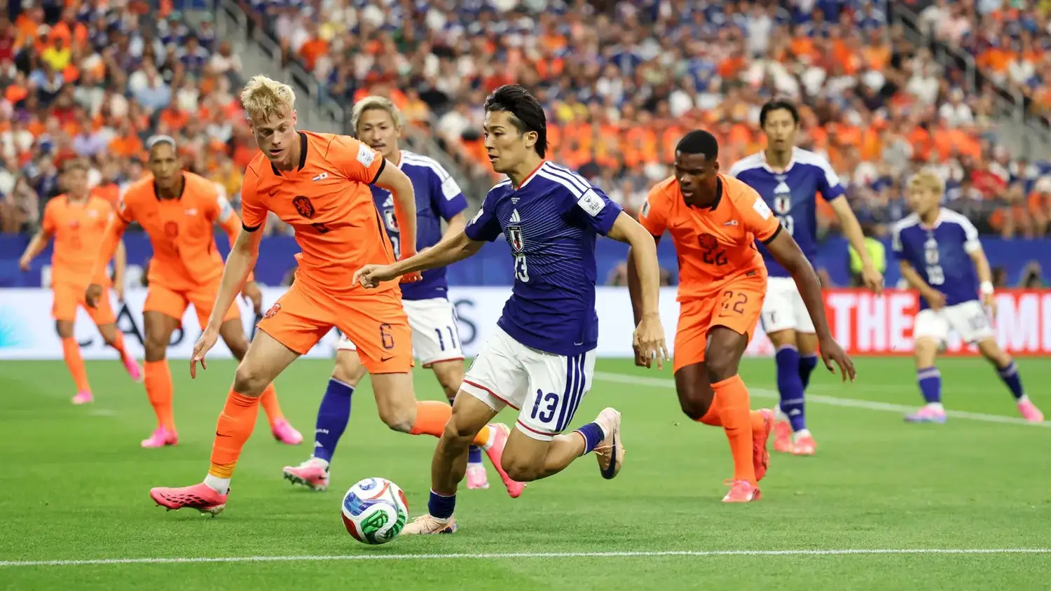 Van Hecke sale al cruce ante Nakamura.