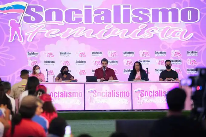 Con un SISTEMA DE SALUD DÉBIL: Maduro promete a apoyar a pacientes con cáncer de mama