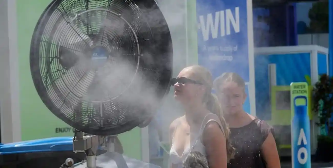 El calor extremo es la principal causa de hospitalizaciones por eventos meteorológicos en Australia y genera más muertes que otros desastres naturales combinados. Foto AP/Dar Yasin