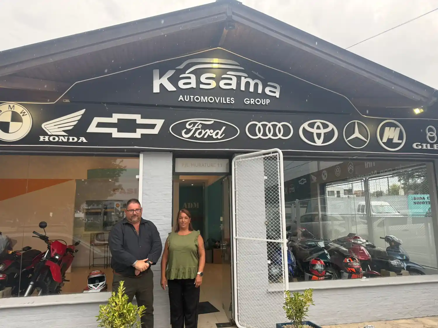 Pedro Cappelluti junto a su esposa, responsables de Kasama Group en Tandil.