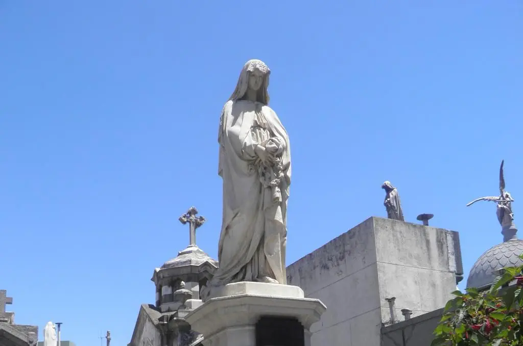 La sombra larga de Facundo