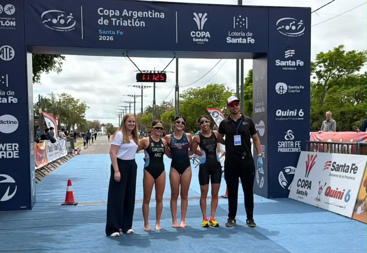 Tadeo Baruffato se consagró en la Copa Santa Fe de Triatlón en la Costanera Este - 5