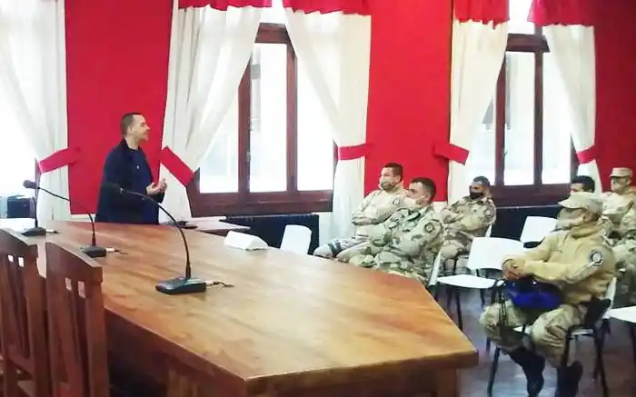 Capacitación para el personal policial