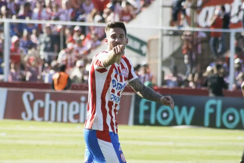 Unión se adueñó del clásico frente a Colón