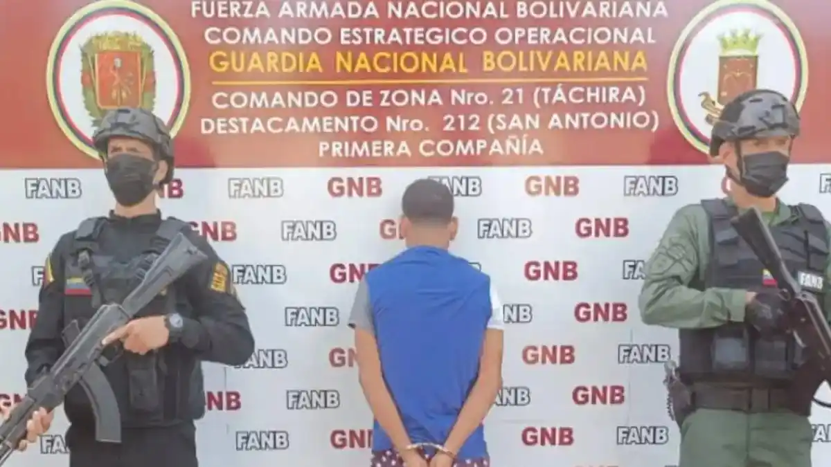 ESTRENANDO PUENTE EN LA FRONTERA agarraron a alias “El Loco Jhonny” miembro del Tren de Aragua