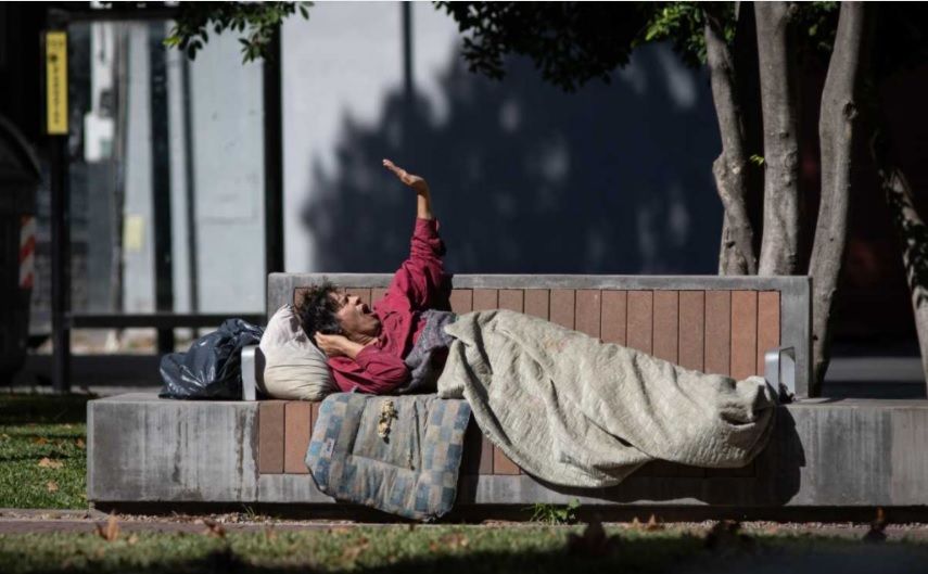 Nuestra sociedad como está hoy es inviable, solo va a seguir generando deuda y pobreza