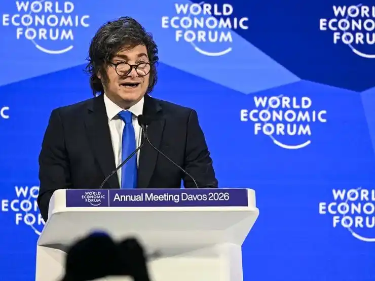 “Maquiavelo ha muerto y es hora de enterrarlo. Viva la libertad, carajo”, concluyó el mandatario.