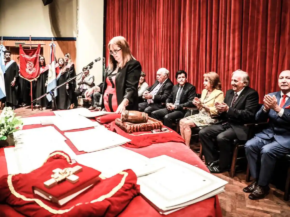 Egresó el primer abogado que estudió privado de su libertad