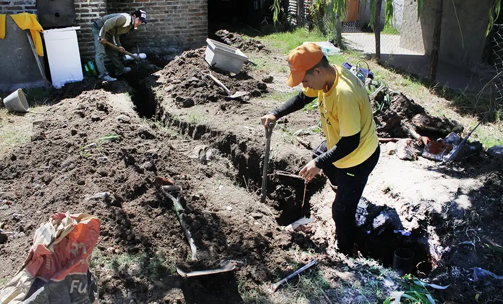 Corral y Bifarello recorrieron obras cloacales en Santa Rosa de Lima