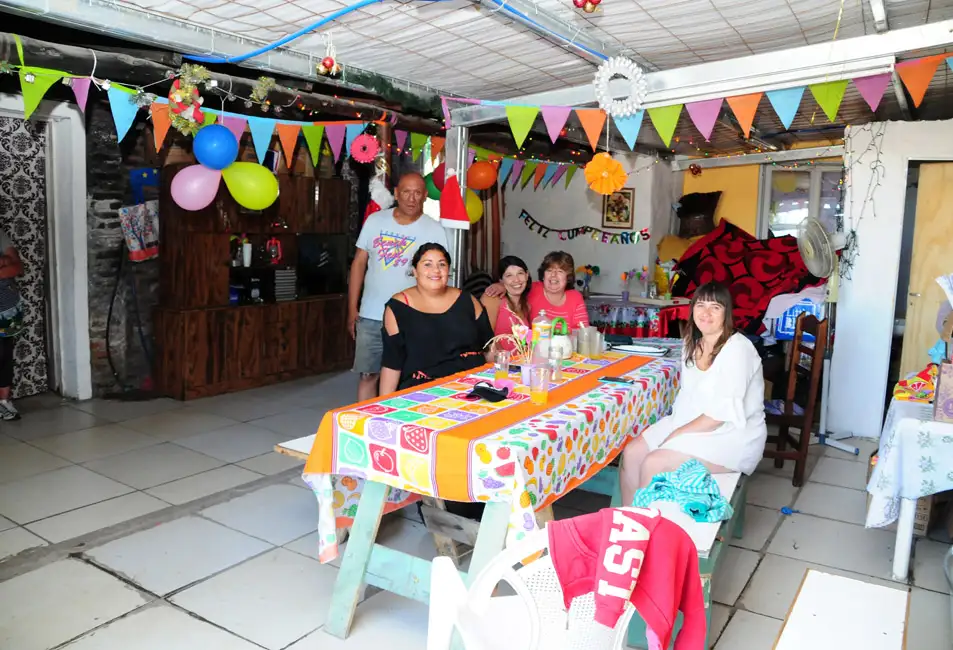 A pulmón, el merendero Los Angeles asiste a decenas de niños