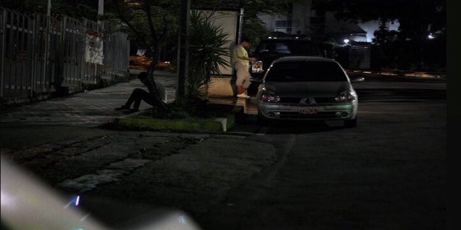 ¡Alerta! Delincuentes acechan  colas para comprar gasolina en dólares