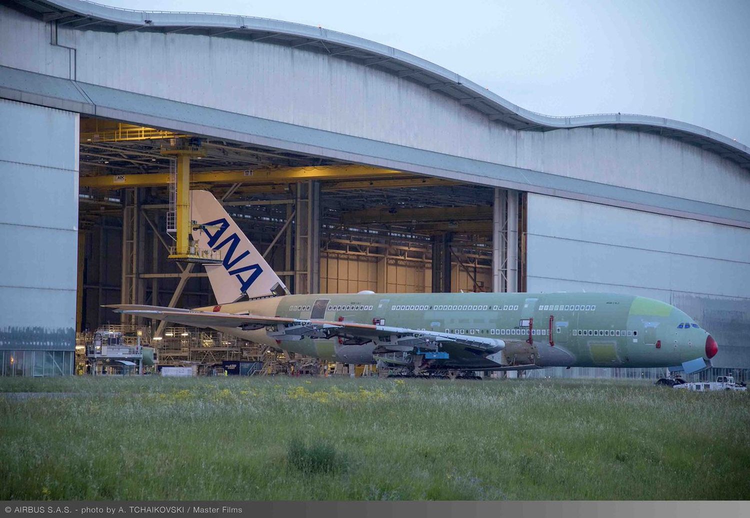 El primer A380 de ANA salió de la línea de ensamblaje