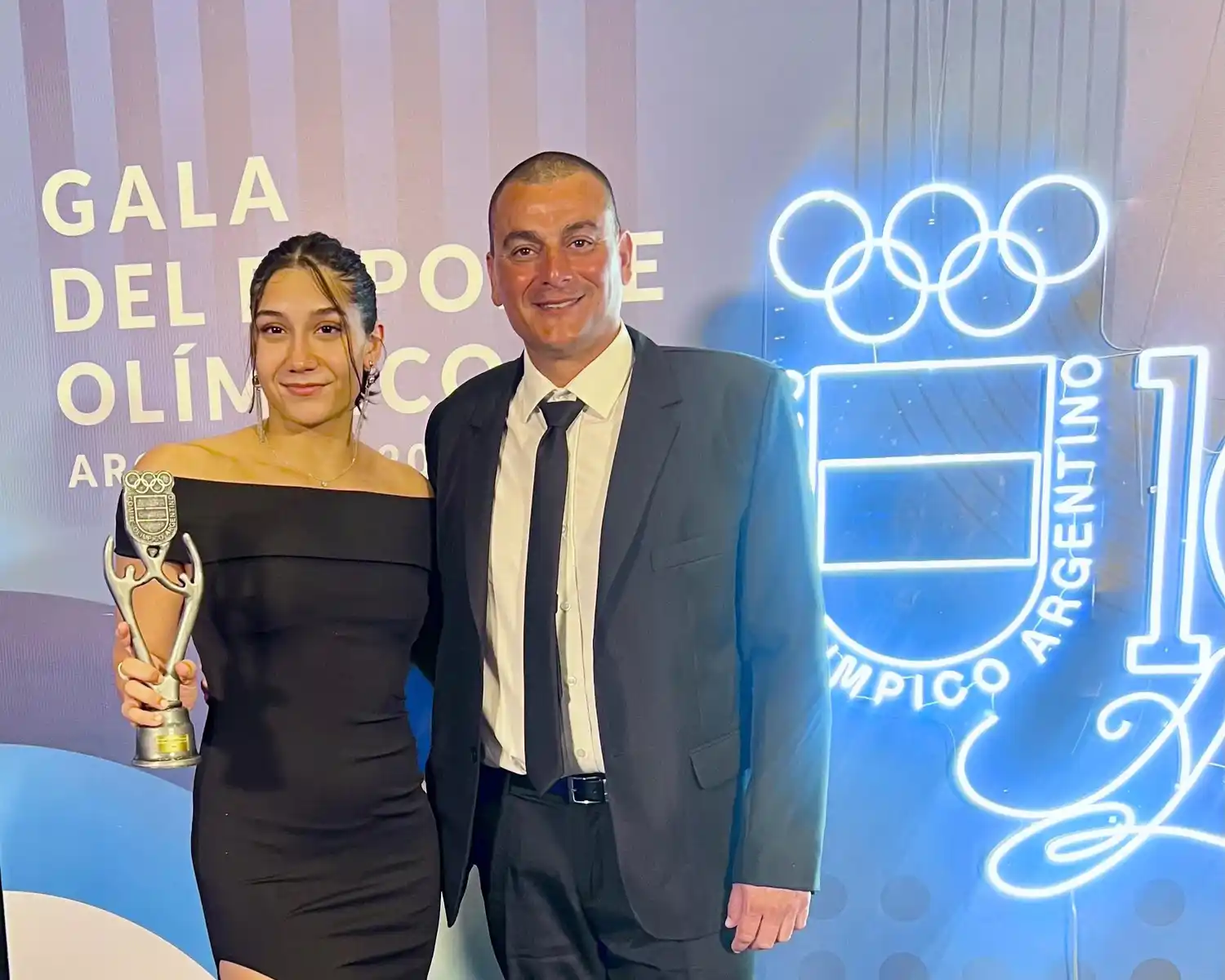 Guadalupe Angiolini junto a su entrenador, Claudio Castagnari