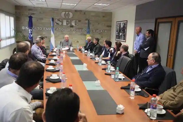 Sin actividad de comercios por feriado nacional para el sector