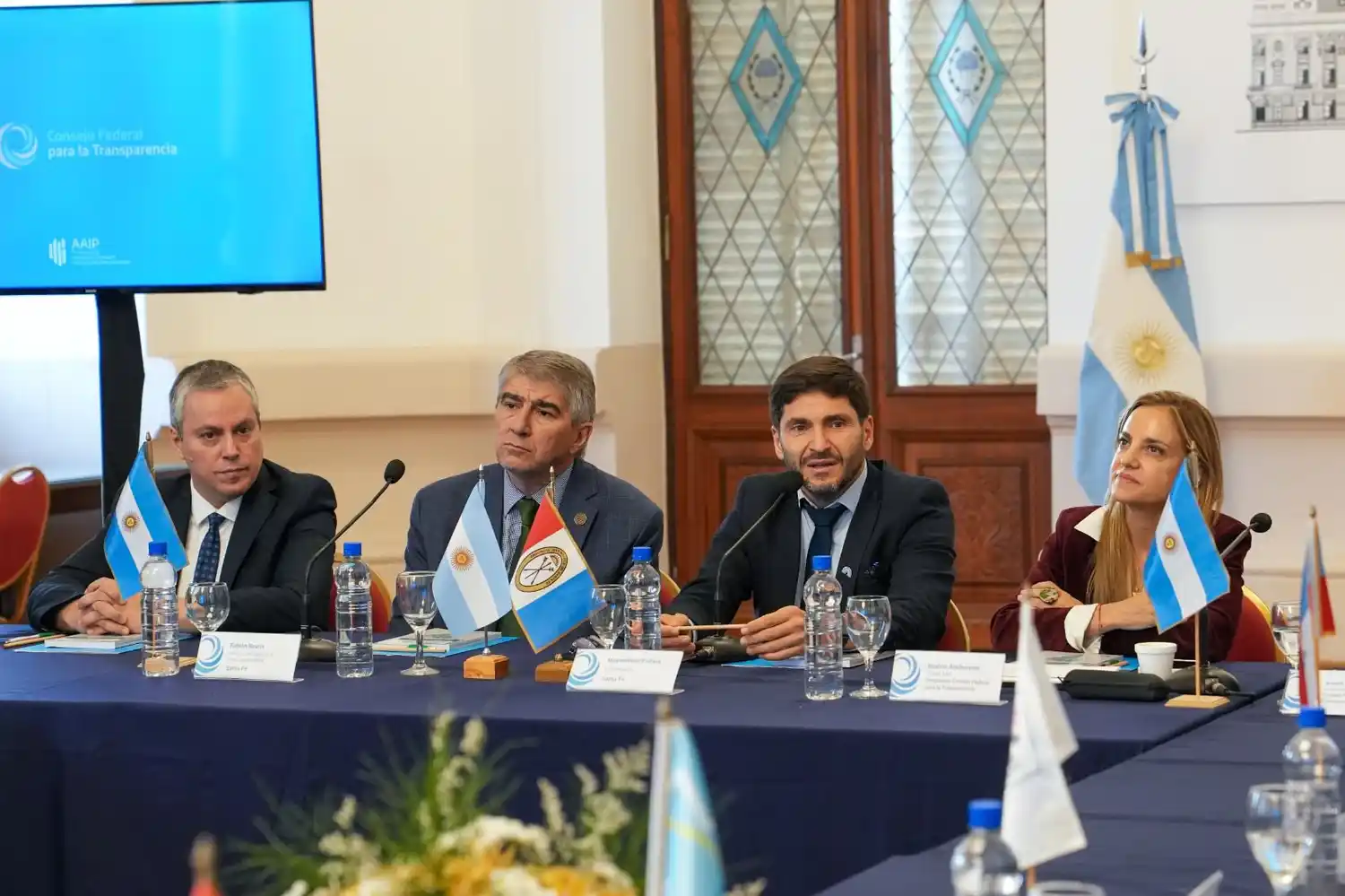 Pullaro, junto a funcionarios provinciales, en el cierre de la Asamblea.